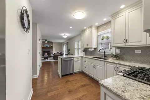 Kitchen - 1608 Lois Ann Ln, Naperville, IL 60563 photo 1 of 2