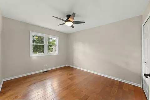 Bedroom - 1608 Lois Ann Ln, Naperville, IL 60563 photo 6 of 8