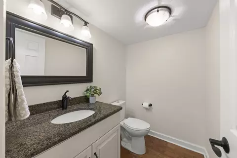 Bath - 1608 Lois Ann Ln, Naperville, IL 60563 photo 1 of 5