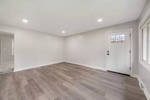 Living - 2829 Stafford Dr, Markham, IL 60428 photo 2 of 3