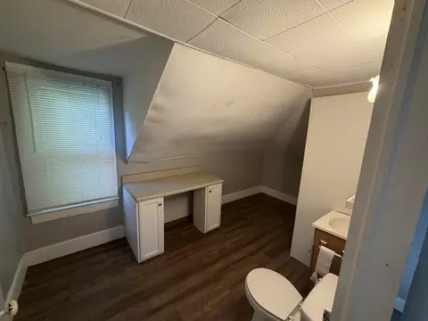 Bath - 402 SW 3rd St, Aledo, IL 61231 photo 1 of 2