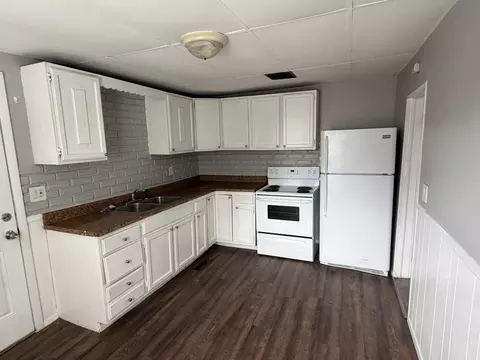 Kitchen - 402 SW 3rd St, Aledo, IL 61231 photo 1 of 1