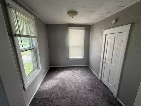 Bedroom - 402 SW 3rd St, Aledo, IL 61231 photo 1 of 5