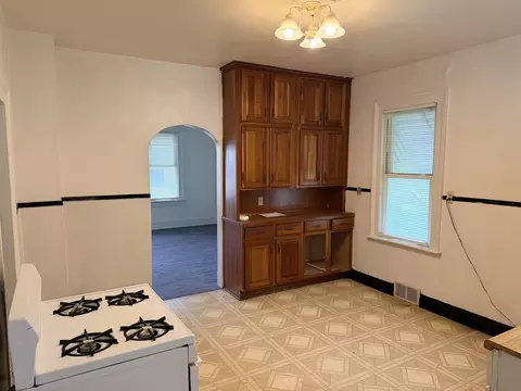 403 E 9th St, Peru, IL 61354 photo 3