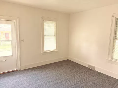 403 E 9th St, Peru, IL 61354 photo 2
