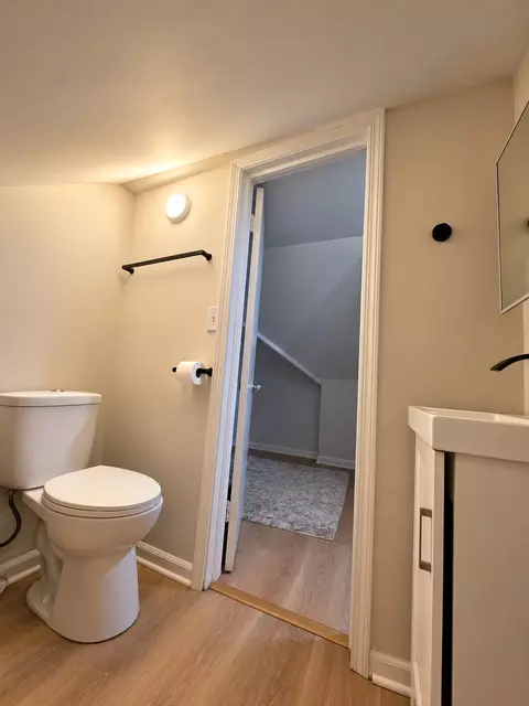 Bath - 4137 Ruby St, Schiller Park, IL 60176 photo 3 of 3