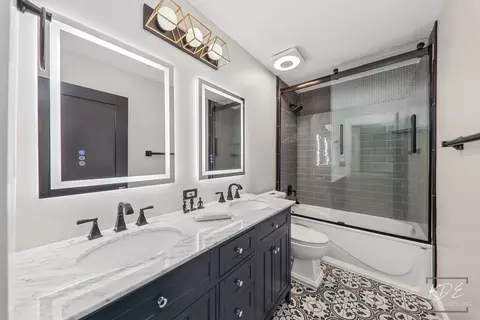 Bath - 24844 Ambrose Rd, Plainfield, IL 60585 photo 3 of 5