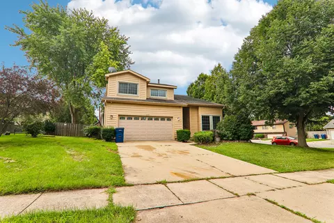 Exterior - 4399 Bluebird Ct, Gurnee, IL 60031 photo 5 of 6