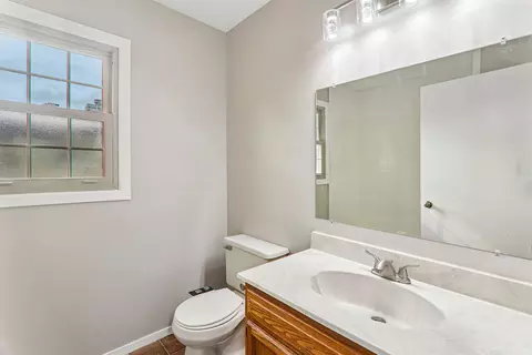 Bath - 4399 Bluebird Ct, Gurnee, IL 60031 photo 4 of 4