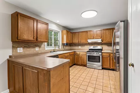 Kitchen - 4399 Bluebird Ct, Gurnee, IL 60031 photo 1 of 2