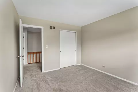 Bedroom - 4399 Bluebird Ct, Gurnee, IL 60031 photo 4 of 7