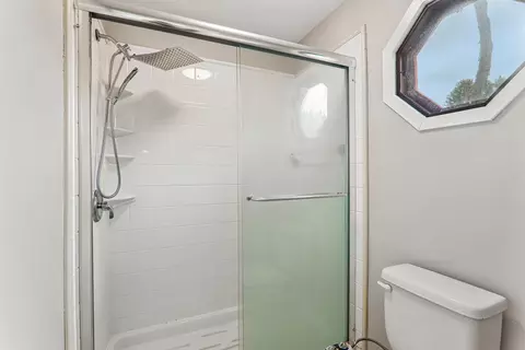 Bath - 4399 Bluebird Ct, Gurnee, IL 60031 photo 3 of 4