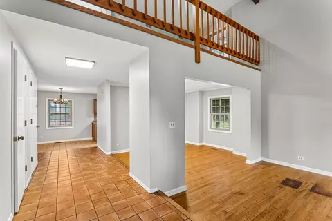 Entry Way - 4399 Bluebird Ct, Gurnee, IL 60031 photo 3 of 4