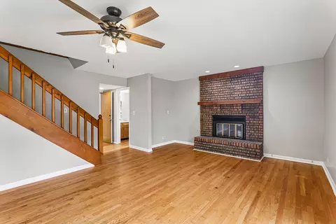Living - 4399 Bluebird Ct, Gurnee, IL 60031 photo 6 of 9