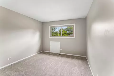 Bedroom - 4399 Bluebird Ct, Gurnee, IL 60031 photo 3 of 7