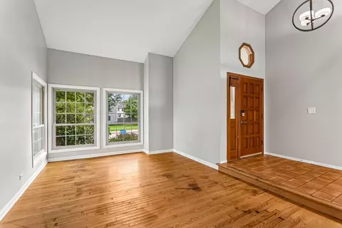 Living - 4399 Bluebird Ct, Gurnee, IL 60031 photo 2 of 9