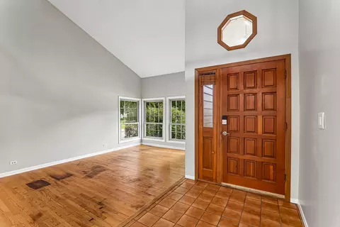 Entry Way - 4399 Bluebird Ct, Gurnee, IL 60031 photo 1 of 4