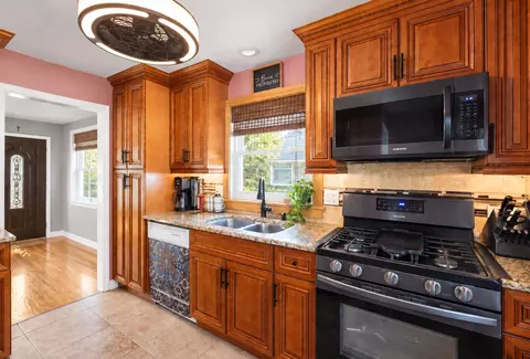 Kitchen - 218 N Marion Ave, Bartlett, IL 60103 photo 2 of 2
