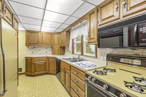 Kitchen - 206 E Church St, Plano, IL 60545 photo 2 of 3