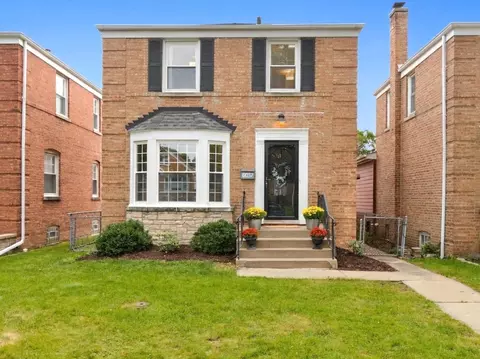 5037 N Newcastle Ave, Chicago, IL 60656