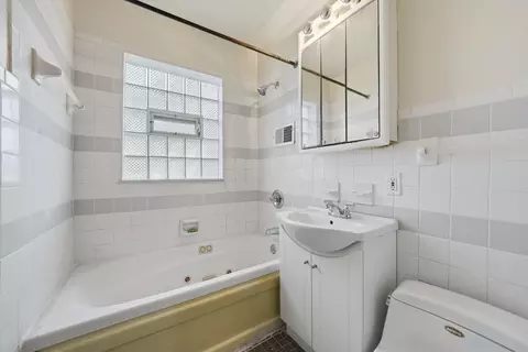 Bath - 14840 Langley Ave, Dolton, IL 60419 photo 1 of 1