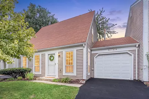 29 W456 Blackthorn Ln, Warrenville, IL 60555