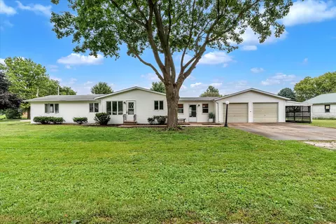 235 SE 3rd St, Woodhull, IL 61490