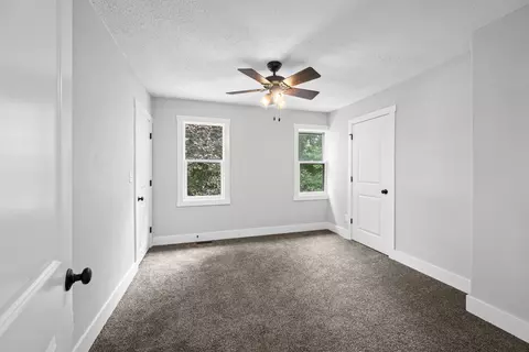 Bedroom - 2384 28th St, Moline, IL 61265 photo 4 of 9
