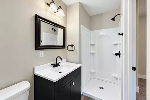 Bath - 2384 28th St, Moline, IL 61265 photo 5 of 5