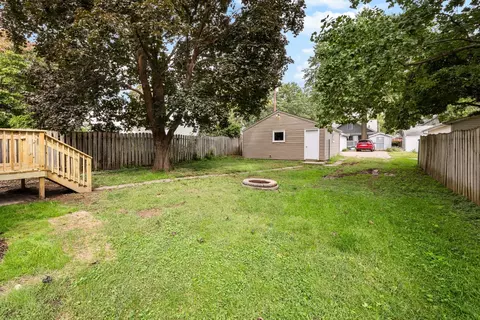 Exterior - 2384 28th St, Moline, IL 61265 photo 5 of 7