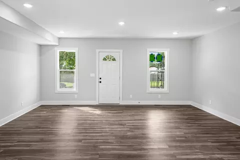 Living - 2384 28th St, Moline, IL 61265 photo 3 of 5