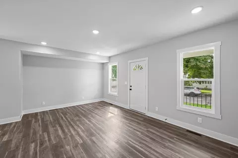 Living - 2384 28th St, Moline, IL 61265 photo 4 of 5