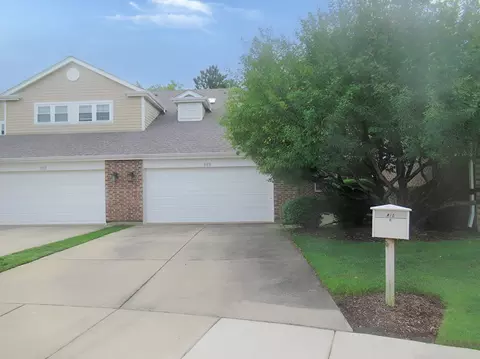 815 Winchester Ln, Northbrook, IL 60062