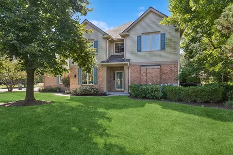 1802 Westleigh Dr, Glenview, IL 60025