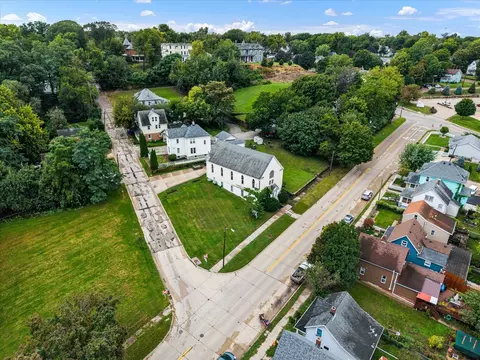 View/Area - 1222 7th Ave, Moline, IL 61265 photo 1 of 3