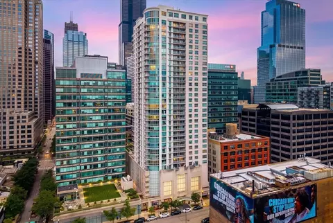 125 S Jefferson St #2308, Chicago, IL 60661
