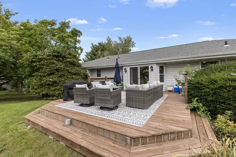 Exterior - 6037 Banbridge Dr, Roscoe, IL 61073 photo 3 of 5