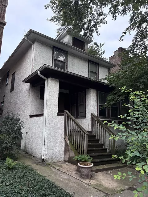 4445 N Whipple St, Chicago, IL 60625