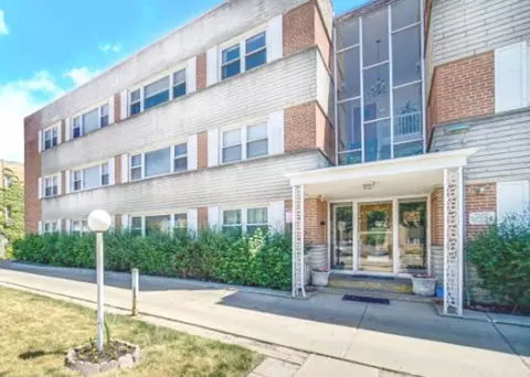 4949 Church St #305, Skokie, IL 60077