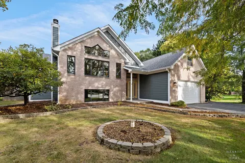 11610 Brittany Ct, Spring Grove, IL 60081