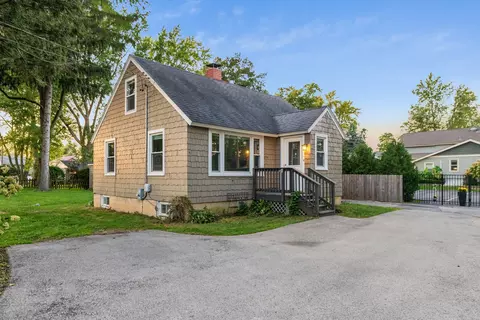254 W Main St, Carpentersville, IL 60110