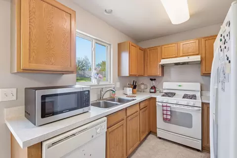 Kitchen - 3607 Hoffman St, Plano, IL 60545 photo 1 of 2