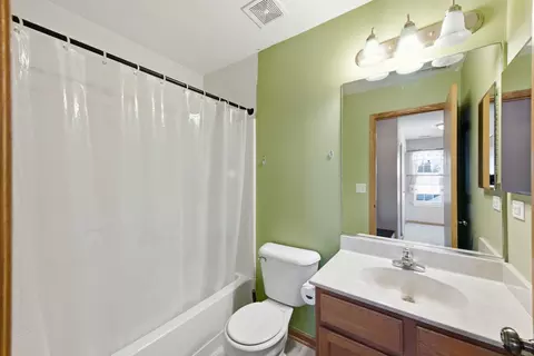 Bath - 3607 Hoffman St, Plano, IL 60545 photo 2 of 3