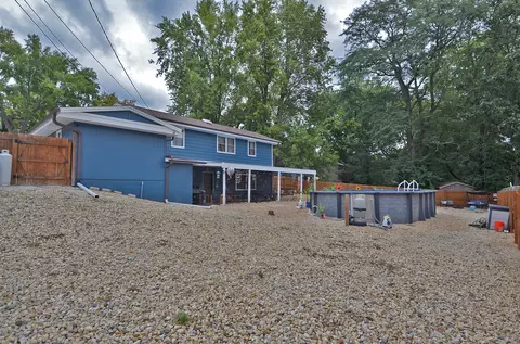 Exterior - 2469 Circle Dr, Ottawa, IL 61350 photo 3 of 8