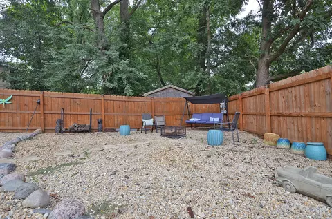 Exterior - 2469 Circle Dr, Ottawa, IL 61350 photo 5 of 8