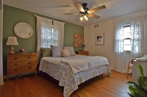 Bedroom - 2469 Circle Dr, Ottawa, IL 61350 photo 2 of 2