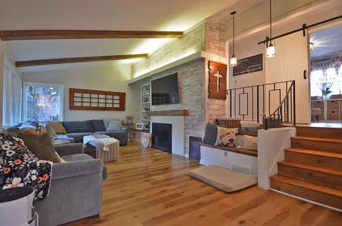 Living - 2469 Circle Dr, Ottawa, IL 61350 photo 1 of 4