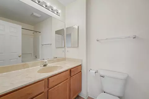 Bath - 792 River Mill Pkwy, Wheeling, IL 60090 photo 2 of 3