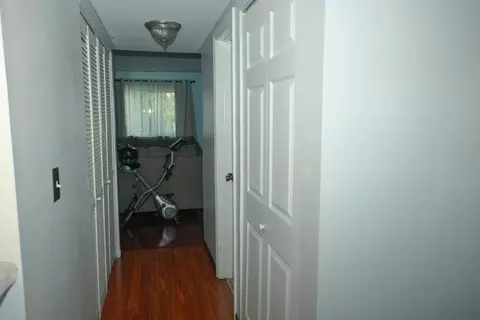 Entry Way - 1000 Sandpiper Ct, Bartlett, IL 60103 photo 1 of 5