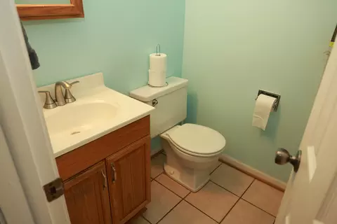 Bath - 1000 Sandpiper Ct, Bartlett, IL 60103 photo 1 of 4